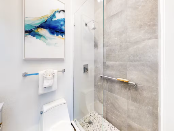 Penthouse Unit with Beach Service